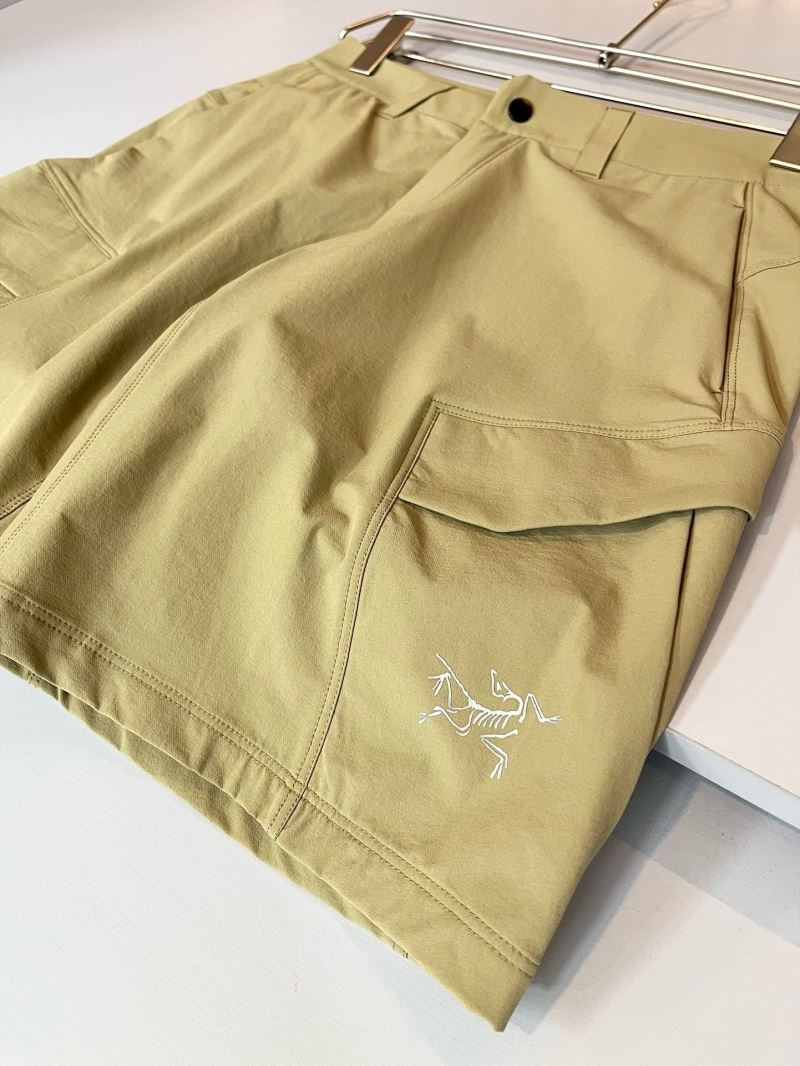 Canada Goose Short Pants